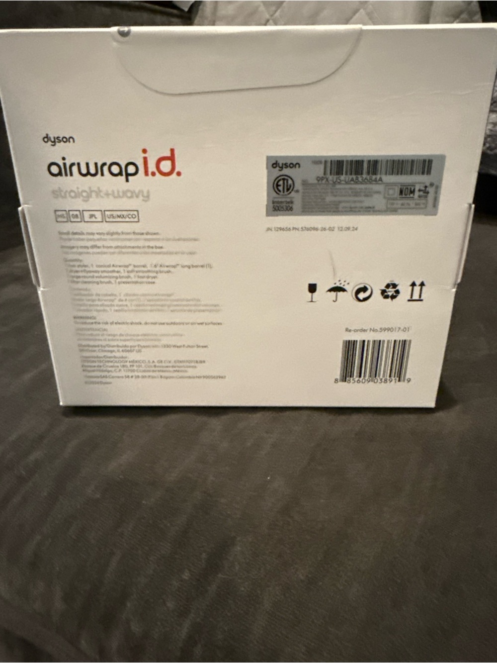 NEW IN BOX Dyson Airwrap ID (Straight/Wavy)